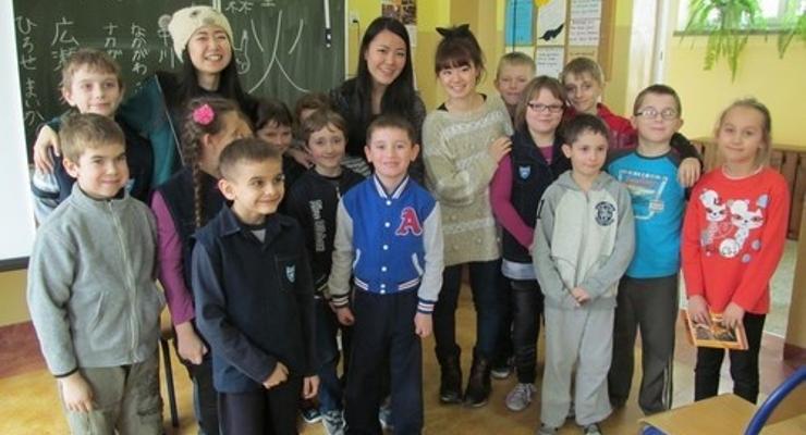 Studentki z Japonii w szkole w Świniarach