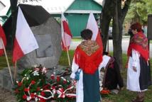 Damienice: Odsłonięto Pomnik Ofiar Zbrodni Katyńskiej