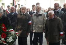 Damienice: Odsłonięto Pomnik Ofiar Zbrodni Katyńskiej