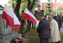 Damienice: Odsłonięto Pomnik Ofiar Zbrodni Katyńskiej