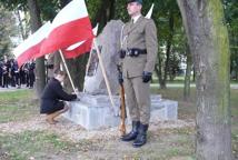 Damienice: Odsłonięto Pomnik Ofiar Zbrodni Katyńskiej