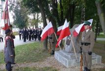 Damienice: Odsłonięto Pomnik Ofiar Zbrodni Katyńskiej