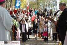 Biskup Andrzej Jeż poświęcił Pomnik Dziecka Utraconego