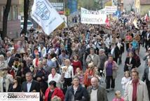 Setki bochnian i pielgrzymów w Marszu dla Życia i Rodziny