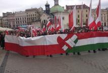 Kraków: Marsz Niepodległości-przemarsz przez rynek