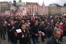 Kraków: Marsz Niepodległości-przemarsz przez rynek