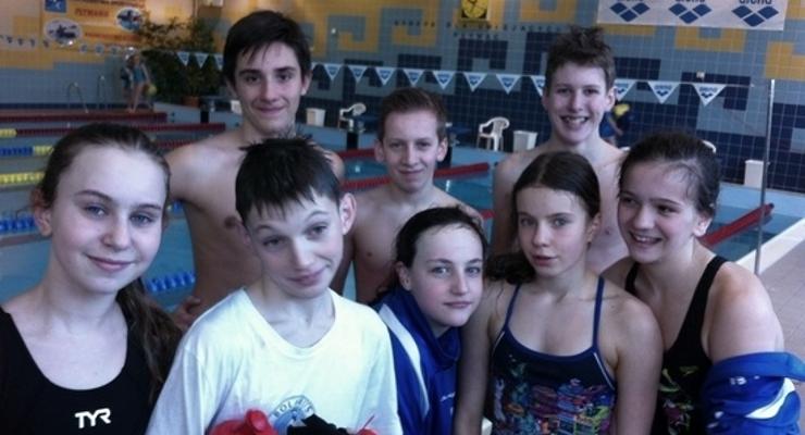 11 medali młodych pływaków