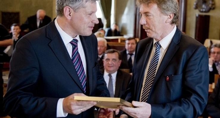 Burmistrz Brzeska dba o futbol