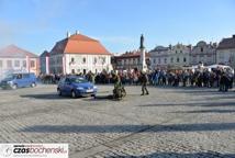 Rynek zaroił się od mundurów