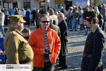 Rynek zaroił się od mundurów