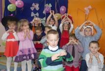 Dzieci z przedszkola w Gawłowie powitały Nowy Rok