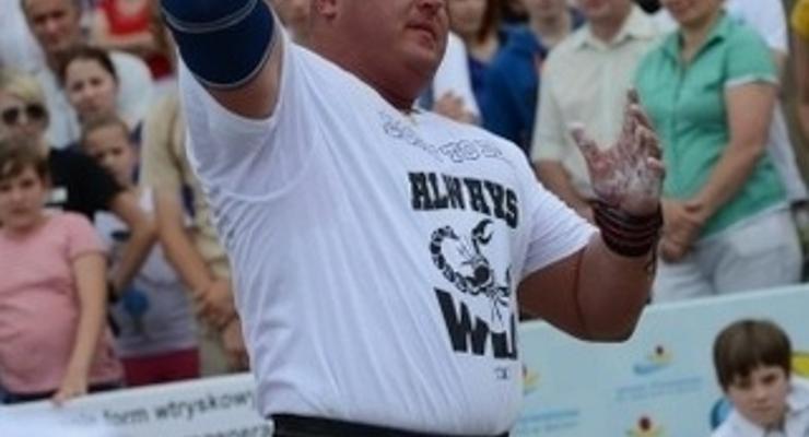 Strongman: bochnianie prężyli muskuły (foto)