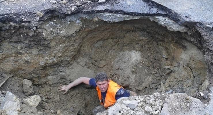 Monstrualna dziura w ul. Dąbrowskiego (foto)