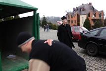 Tony makulatury zamienią się w wodę dla Afryki