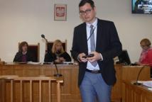 Adam Korta walczy o pracę/pieniądze ze Starostwem 