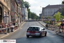 77 załóg rajdowych przejechało ulicami miasta