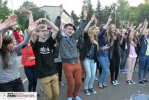  Synaj 2 – śpiewem i tańcem wielbili Pana Boga
