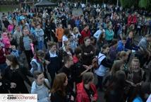  Synaj 2 – śpiewem i tańcem wielbili Pana Boga