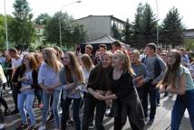  Synaj 2 – śpiewem i tańcem wielbili Pana Boga