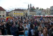 Rynek: Marek Piekarczyk w doskonałej formie 