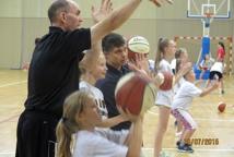 Dużo uśmiechu na spotkaniu z gwiazdami basketu