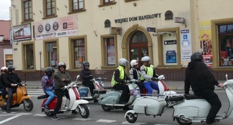 Kultowe maszyny zaparkowały pod Kazkiem (foto)