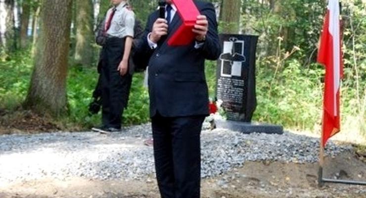 Odsłonięcie tablicy ku czci polskiego pilota-myśliwca