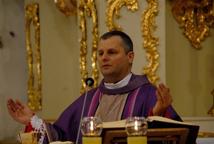Bp Leszkiewicz odprawił pierwszą mszę św. w Bochni