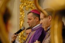 Bp Leszkiewicz odprawił pierwszą mszę św. w Bochni