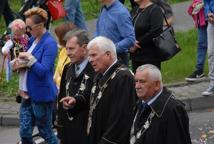 Tłumy wiernych na procesjach Bożego Ciała