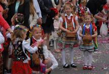 Tłumy wiernych na procesjach Bożego Ciała