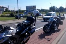 Policjanci patrolują ulice razem z… księdzem