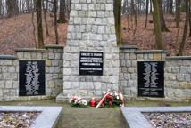Oddali hołd ofiarom mordu na Uzborni