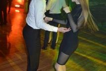 Maturzyści rozpoczęli studniówkowe bale