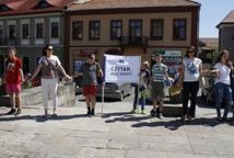 Czytelniczy flash mob zawładnął rynkiem - Foto