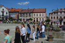 Czytelniczy flash mob zawładnął rynkiem - Foto