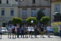 Czytelniczy flash mob zawładnął rynkiem - Foto