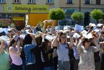 Czytelniczy flash mob zawładnął rynkiem - Foto