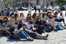 Czytelniczy flash mob zawładnął rynkiem - Foto