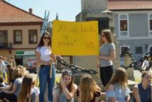 Czytelniczy flash mob zawładnął rynkiem - Foto