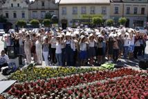 Czytelniczy flash mob zawładnął rynkiem - Foto