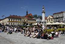 Czytelniczy flash mob zawładnął rynkiem - Foto