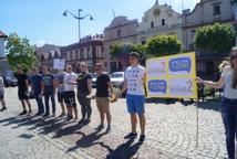 Czytelniczy flash mob zawładnął rynkiem - Foto