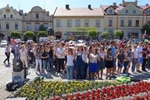 Czytelniczy flash mob zawładnął rynkiem - Foto