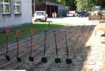 Ruszyła budowa sali – pierwsze łopaty już wbite
