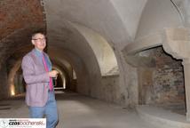 Stare wyzwania, nowe rozwiązania - o zakamarkach wiśnickiego zamku mówi dyrektor Piotr Jędrzejas 