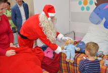 Mikołaj odwiedził dzieci w bocheńskim szpitalu