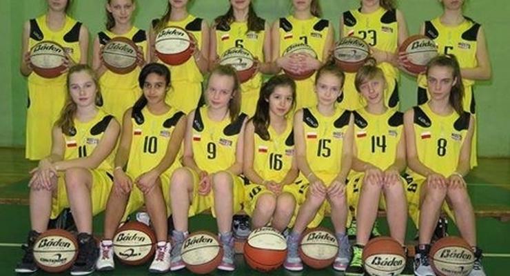 Młode koszykarki idą jak burza