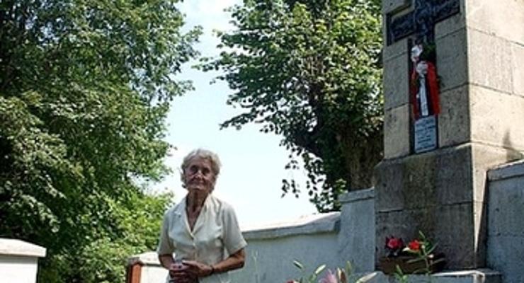  Opiekunka miejsca pamięci