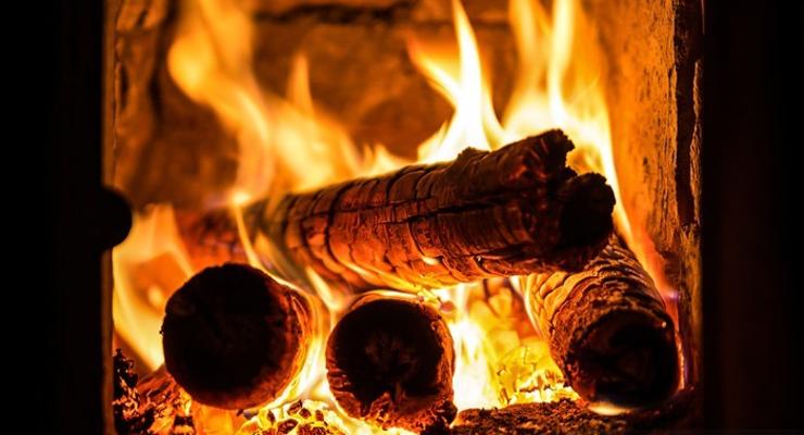 Kraków żegna się z kominkami i grillami